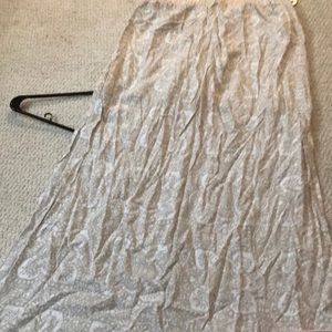 Maxi skirt with slits up the side
